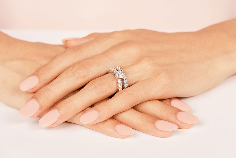 Lyra Diamond Jewelry - Lifestyle 3