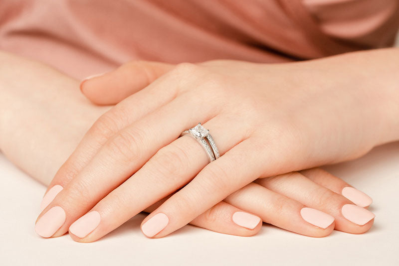 Alina Diamond Jewelry - Lifestyle 3