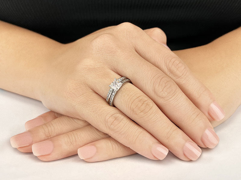 Alina Diamond Jewelry - Lifestyle 1