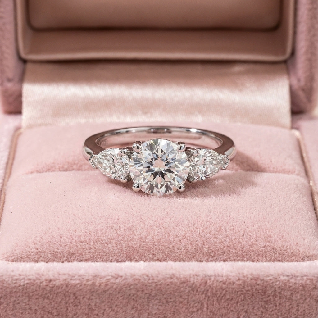 Noor Diamond Ring - Lifestyle 2