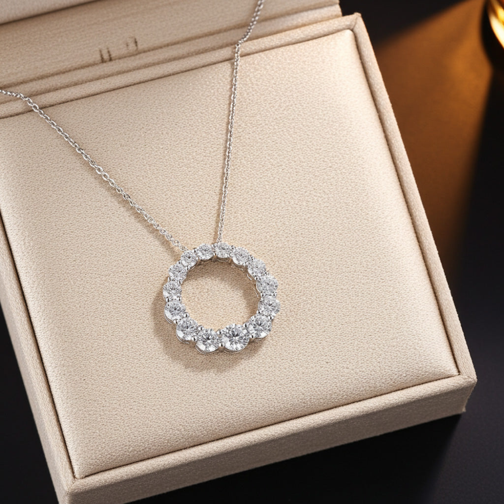 Luna Diamond Jewelry - Lifestyle 3