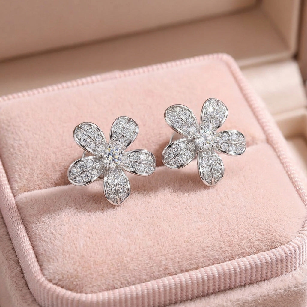 Vera Diamond Jewelry - Lifestyle 1