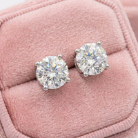 Lyra Diamond Jewelry - Lifestyle 2